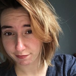 Meet your Posher, Lia